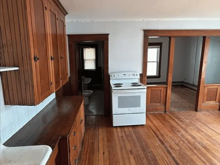 201 Waldo St — Photo 1