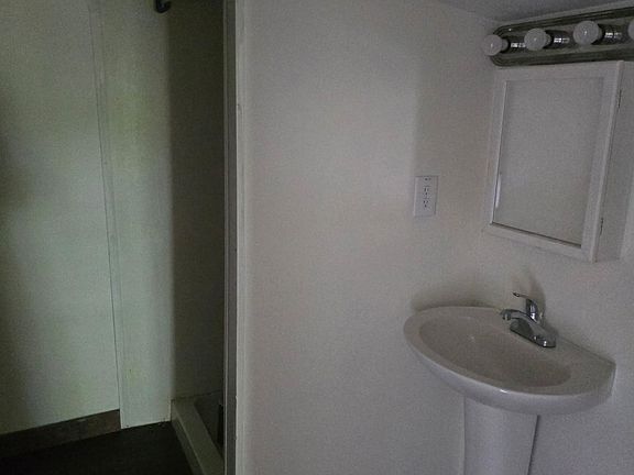 3rd image of 1214 Locust St