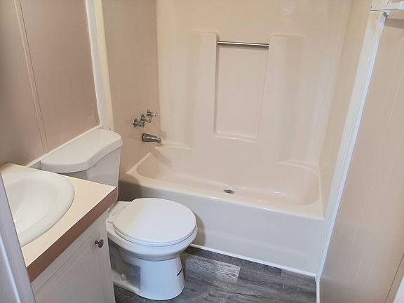 5th image of 32405 Beach Park Rd