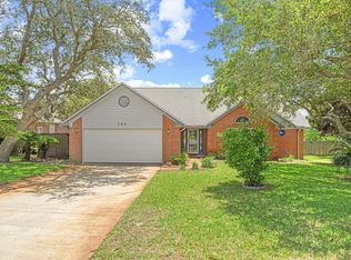 144 Long Pointe Dr, Mary Esther, FL 32569