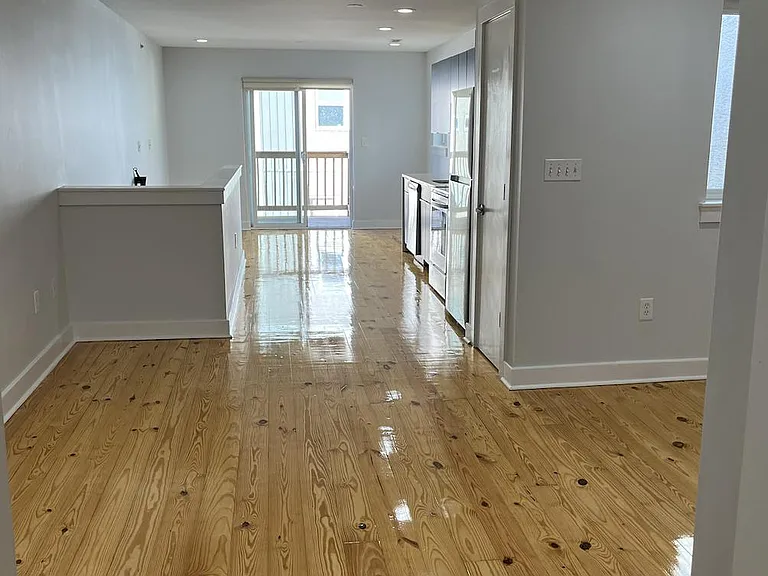 2127 Christian St #3 — Photo 15