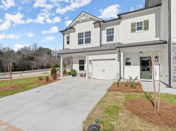 107 Kingfisher St, Ball Ground, GA 30107