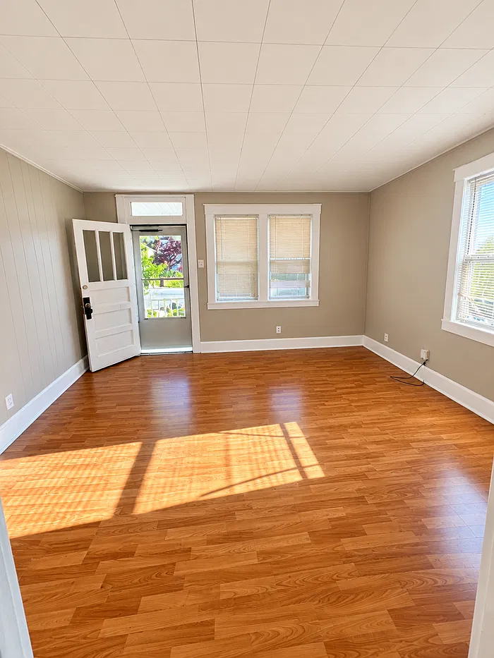 1 bed, 1.0 bath, 900 sqft, $1,000 — Photo 2