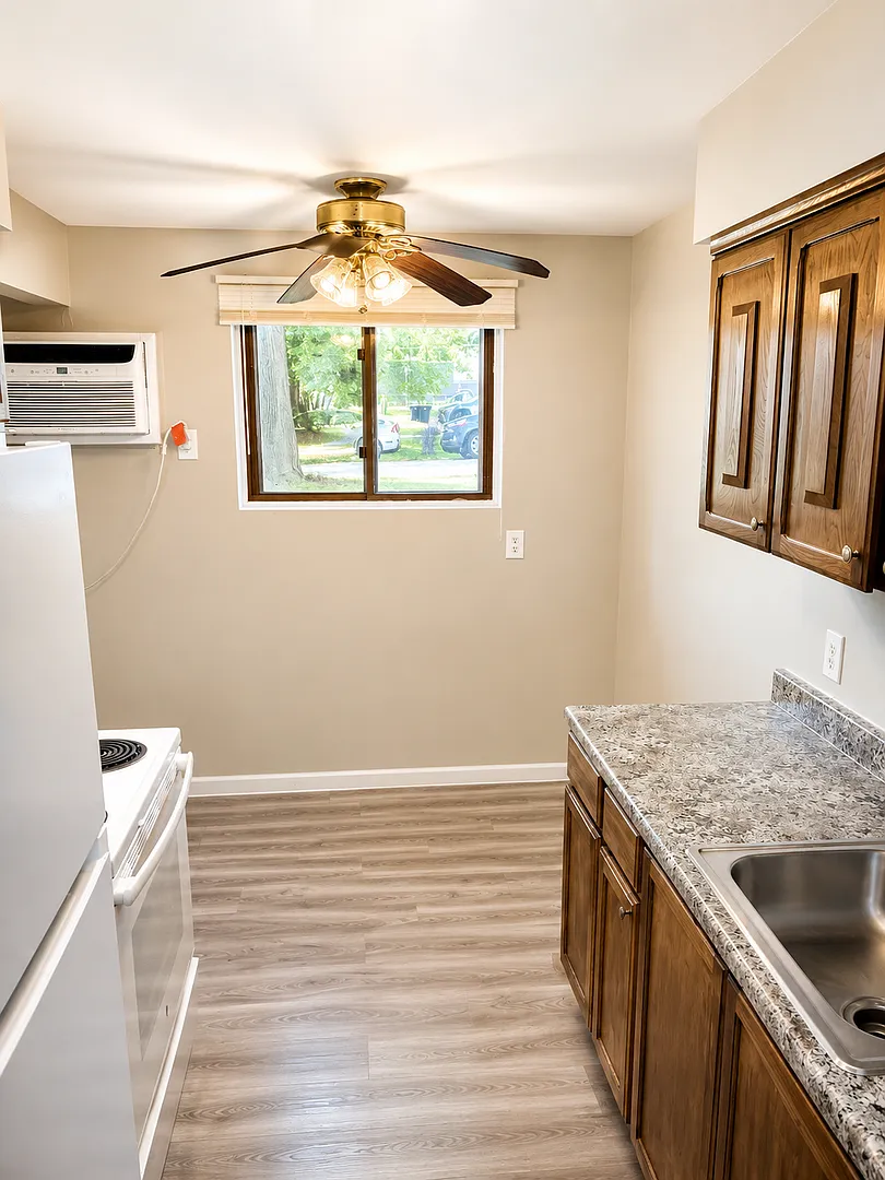 1630 Marion Apartments — Photo 2