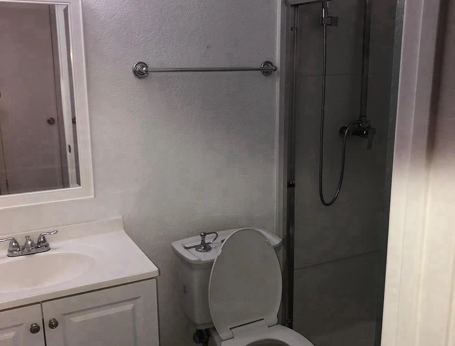 2 bed, 960 sqft, $2,100 — Photo 4