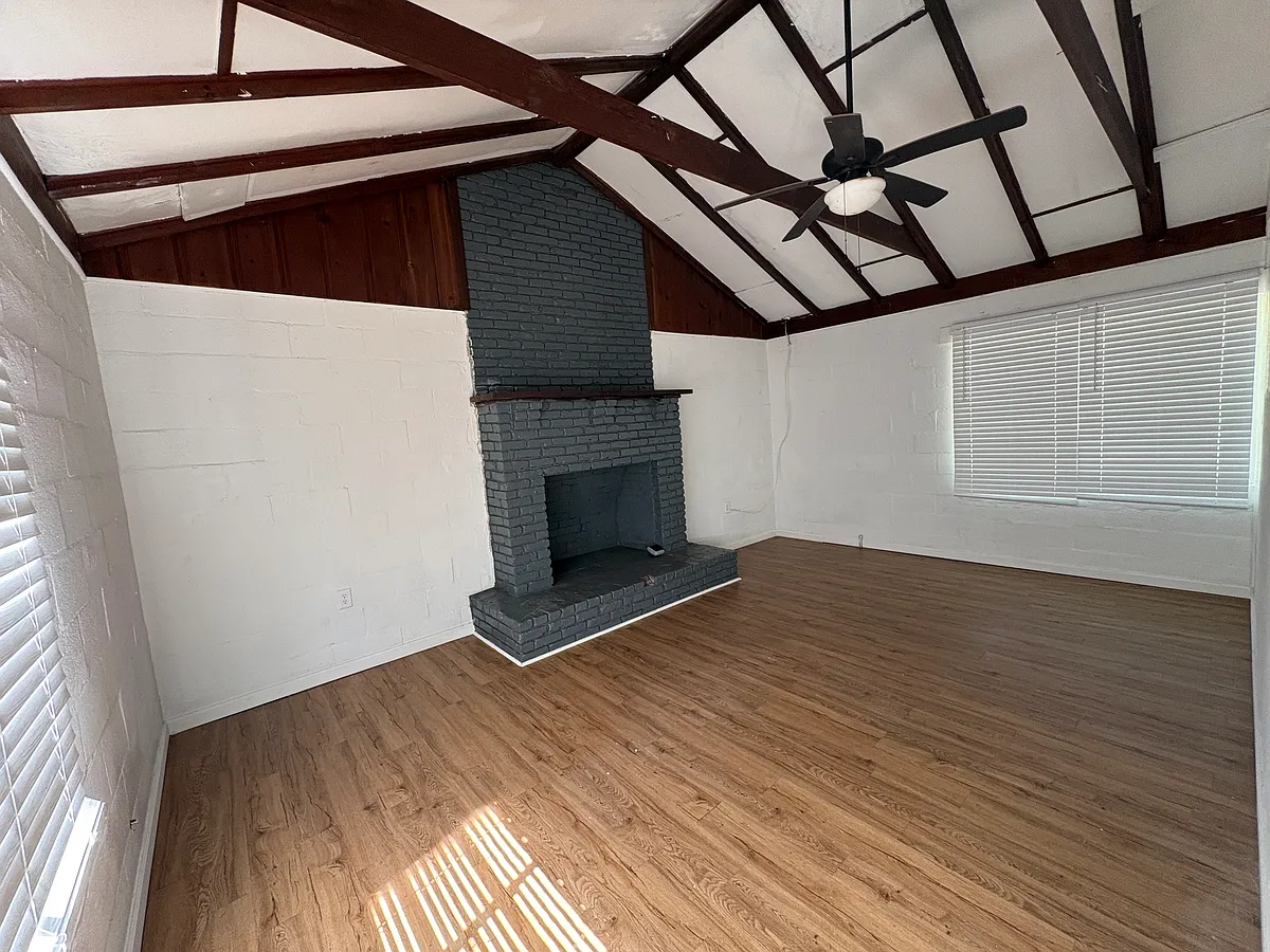 Building Photo - 256 Greenville St #B