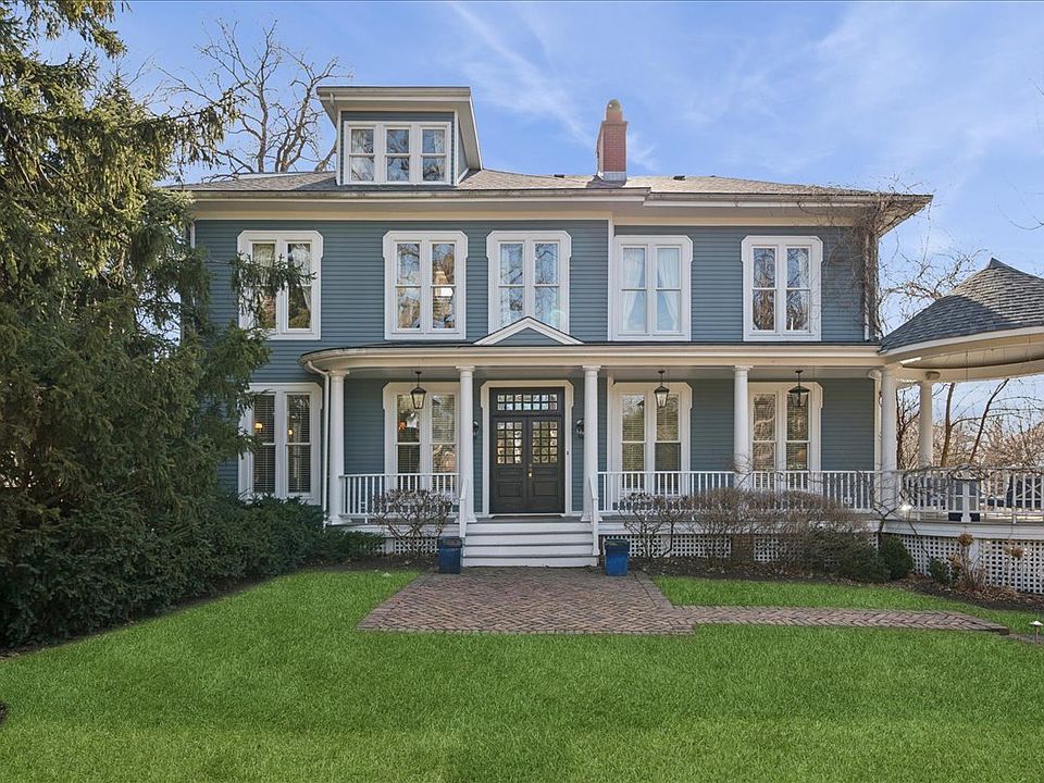 1st image of 875 Gordon Ter