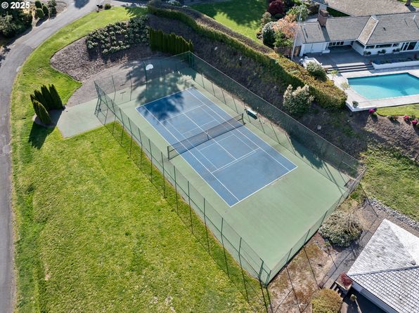 1550 SW Mitchell St, Portland, OR 97239