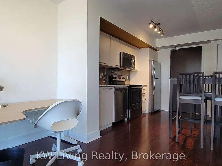 88 Sheppard Ave E #501 — Photo 4