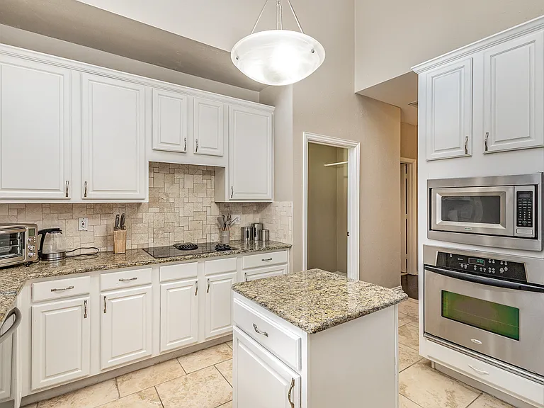 4417 Staten Island Dr — Photo 7