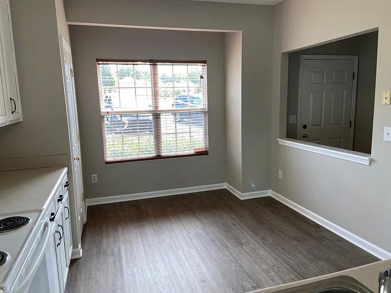 2837 Gross Ave — Photo 6