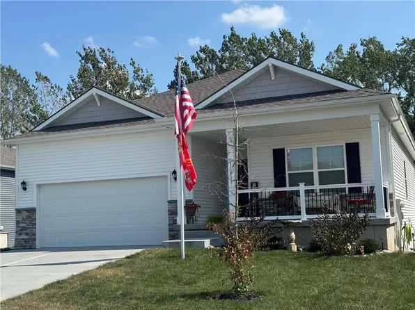 11013 E Ridge Ct, Peculiar, MO 64078