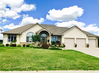 714 Simplicity Dr, Ellendale, MN 56026