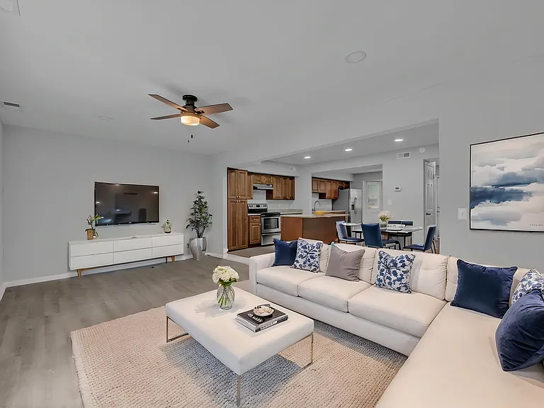 817 Biltmore Dr — Photo 7