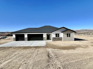 525 Robinson Ct, Elko, NV 89801