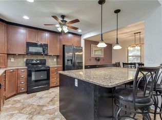 401 NW Meadowview Dr, Blue Springs, MO 64014