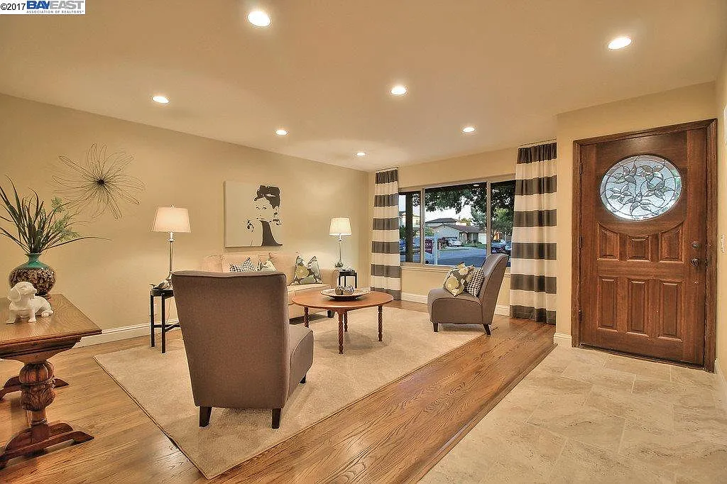 37696 Crocus Ct photo 1