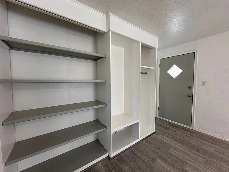 335 14th Ave — Photo 10