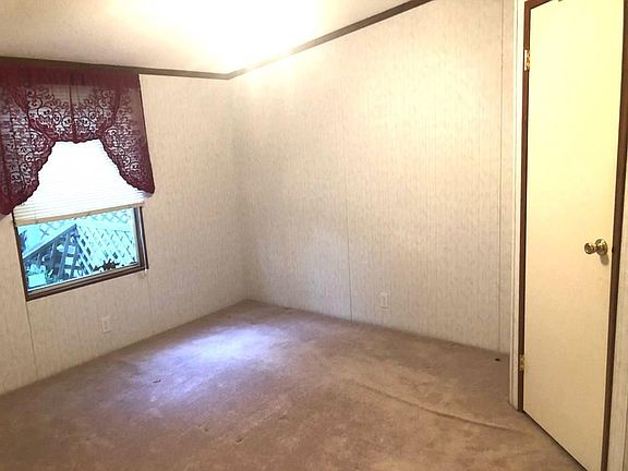 5th image of 370 Mulberry Ln