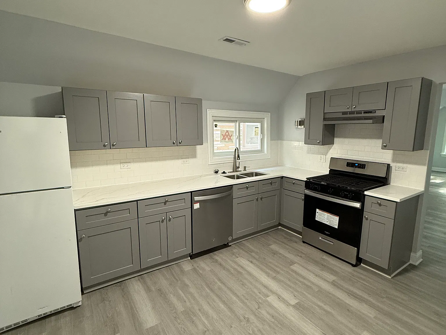3807 N Whipple St — Photo 2