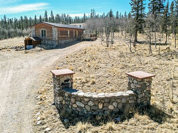 3rd image of 1060 Pinto Trail