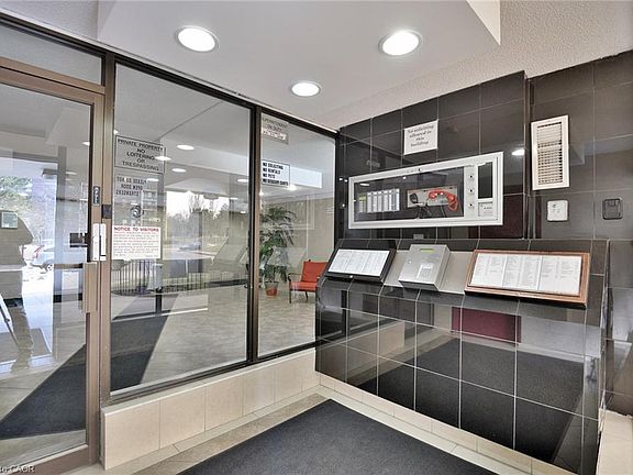 4th image of 4 Kings Cross Rd #303