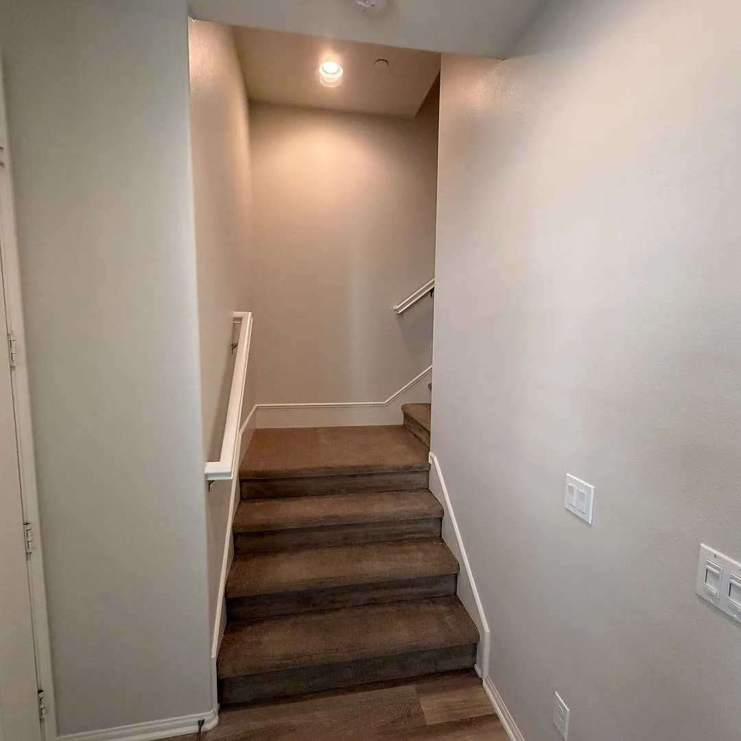 Modern 3-Story Townhouse In Eastvale-Move-In Special $2595 For First 3 Months! — Photo 4