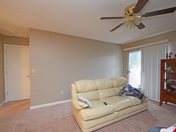 3rd image of 539 Aspen Glen Dr APT 423