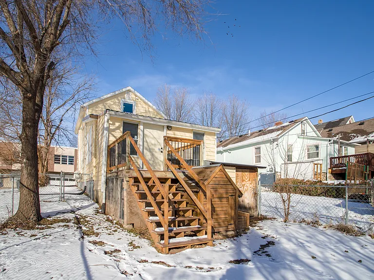 537 Ann Ave — Photo 2