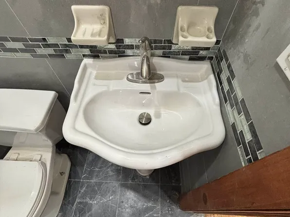 315 Jefferson Street image 9 of 12