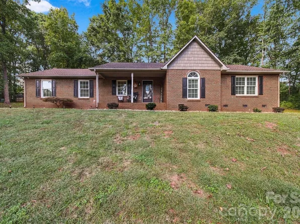 1636 Wellington Ave, Newton, NC 28658