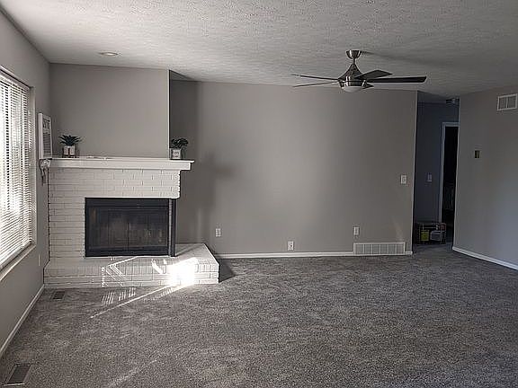3rd image of 441 Auburn St