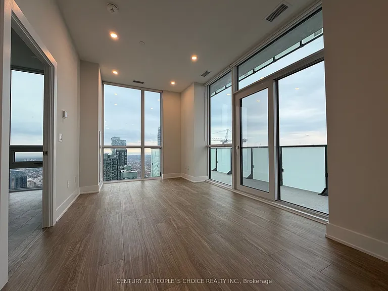 430 Square One Dr #Penthouse 05 — Photo 22