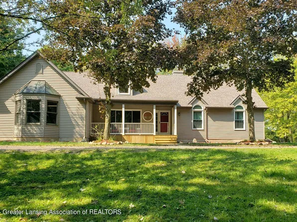 980 Brandon Cir, Eaton Rapids, MI 48827