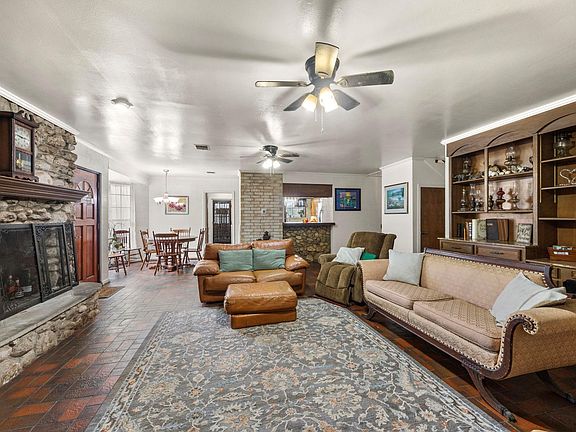 3rd image of 10636 Gaston Rd