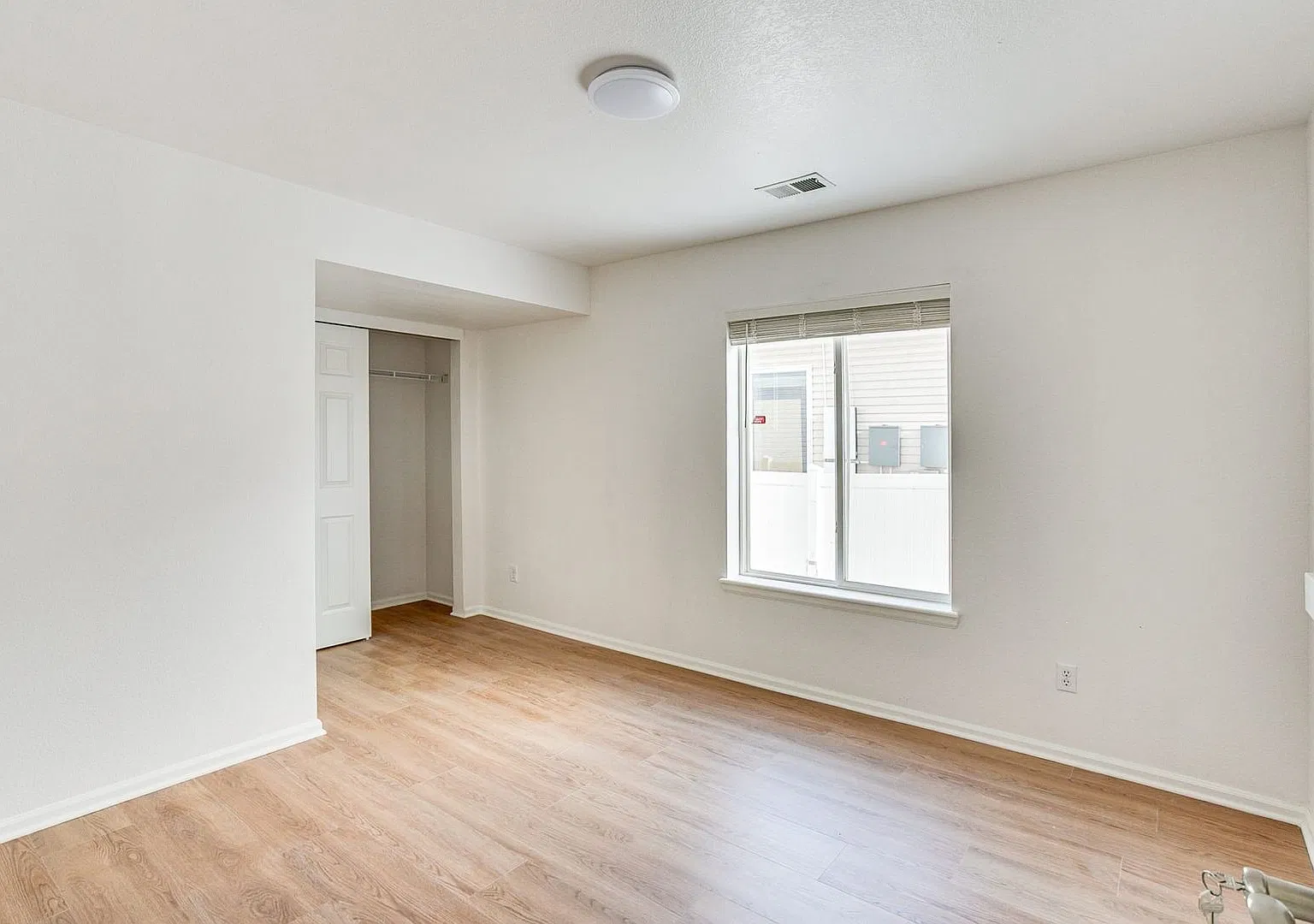 5178 N Netherland St — Photo 2