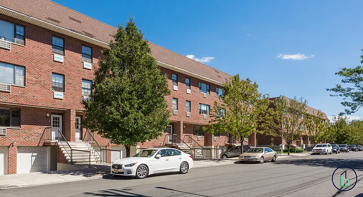 Rented by Lisa Management Inc | media 7