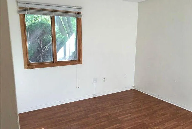 2 bed, 950 sqft, $2,300 — Photo 4