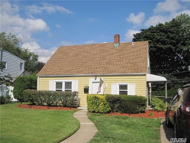 1st image of 73 Barnyard Ln