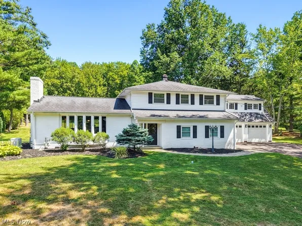 13931 Fox Hollow Dr, Novelty, OH 44072