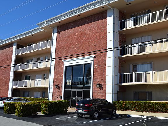 3rd image of 2841 NE 33rd Ct APT 404