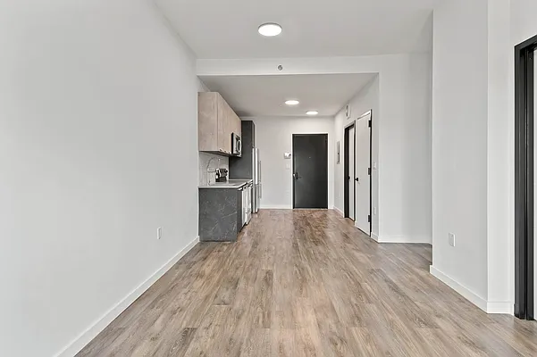 Rented by 5 Boro Realty Corp | media 24