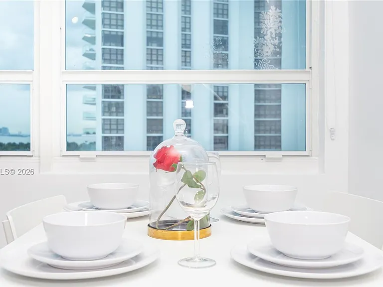 5445 Collins Ave #908 — Photo 11