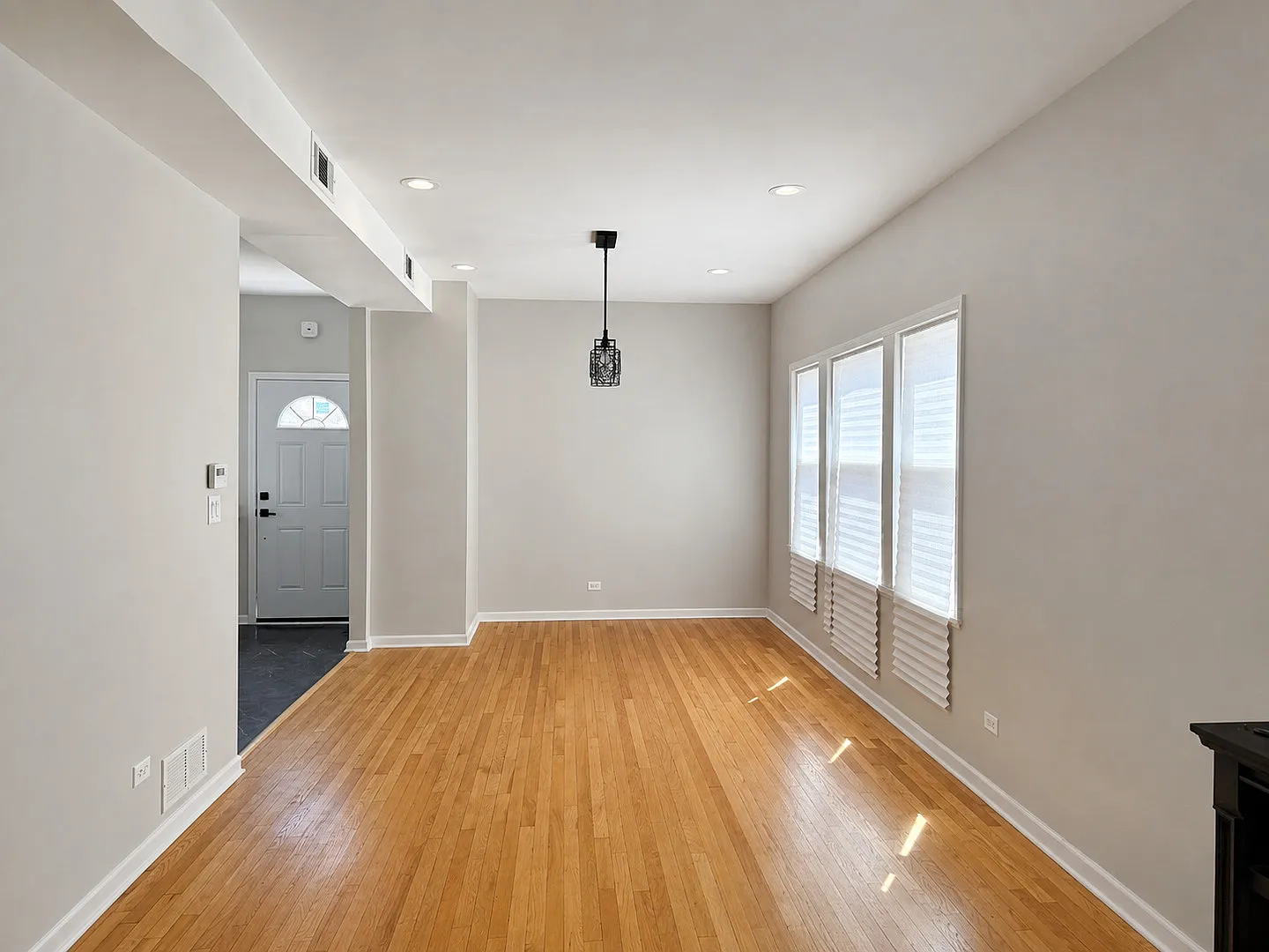 4 bed, 2.5 bath, 1518 sqft, $2,500 — Photo 4