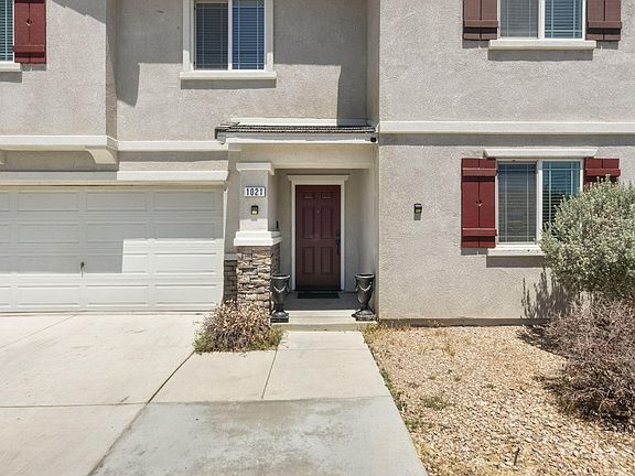 2nd image of 1021 Cambridge Ct