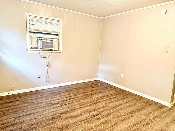 5th image of 2028 Colorado St