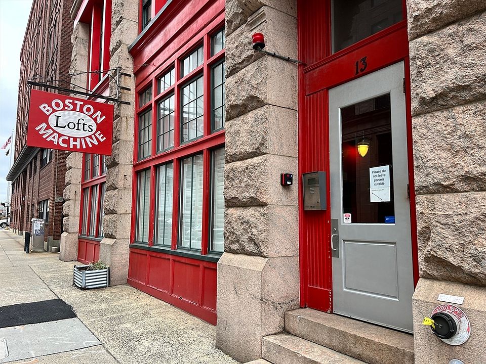 1st image of 13-13 Willow St #202