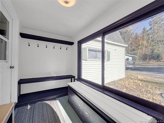 4th image of 60 Wallace Rd