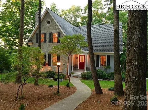 21 Maple Leaf Ln, Glade Valley, NC 28627
