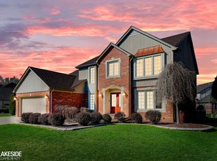 43535 Bayfield Dr, Clinton Township, MI 48038